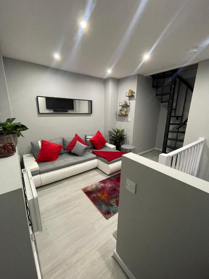 Unique Duplex Apartment Free Parking Free Wi-Fi 6 Minutes From Leeds City Centre Exteriör bild